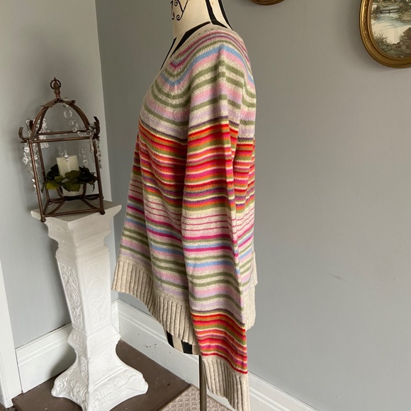 Old navy striped v neck sweater - Picture 2 of 8